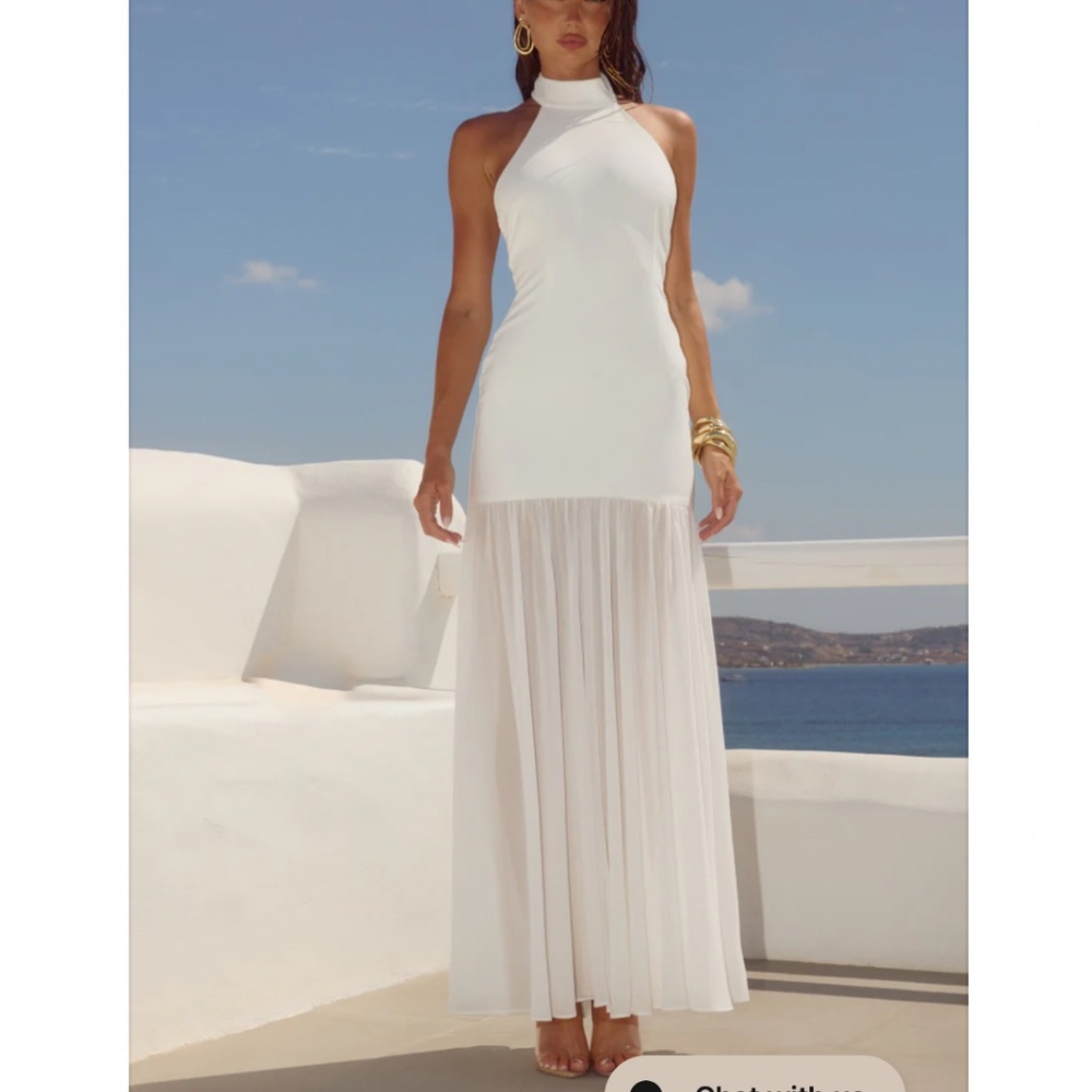Elegant White Halter Maxi Dress - Brand Unspecified